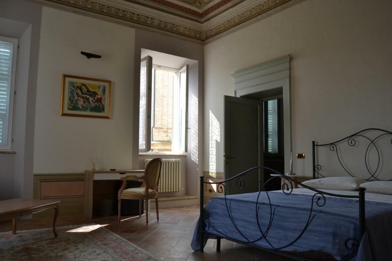 Hotel Palazzo Roberti à Monte San Giusto Extérieur photo