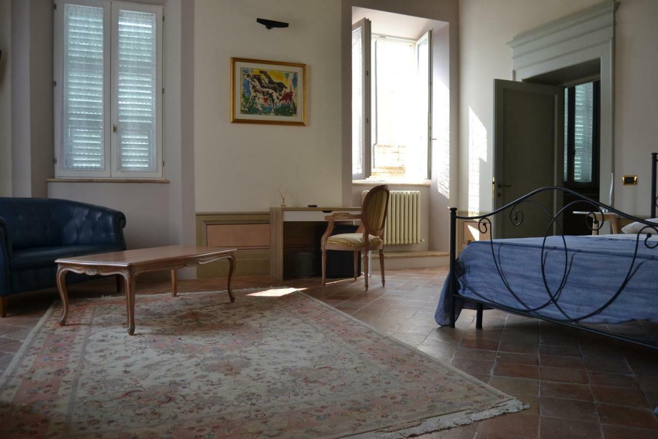 Hotel Palazzo Roberti à Monte San Giusto Extérieur photo